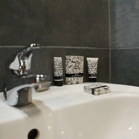 Urbanika Living - Central/ Old City 3 *